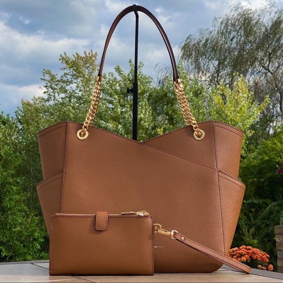 NWT Michael Kors Jet Set Chain Shoulder Tote & Wristlet Set - Picture 2 of 5